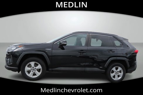 Used 2019 Toyota RAV4 LE image 5