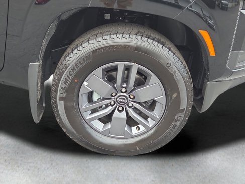 Used 2025 Nissan Frontier SV image 9