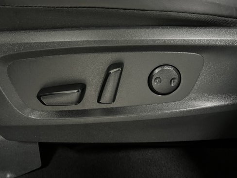 Used 2024 Nissan Pathfinder Platinum image 27