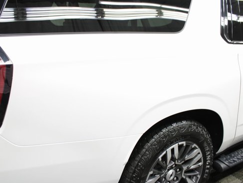 Used 2025 Chevrolet Suburban Z71 image 37