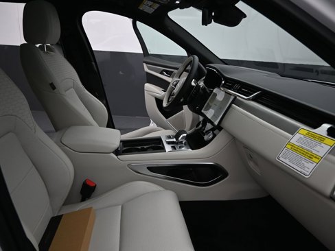 New 2026 Jaguar F-PACE R-Dynamic S image 11
