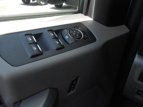 Used 2018 Ford F150 4x4 SuperCrew image 18
