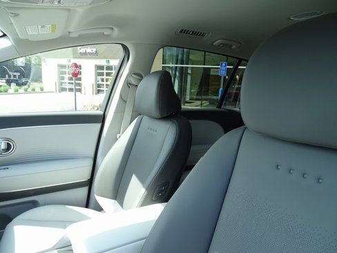 New 2026 Hyundai Ioniq 9 SEL image 13