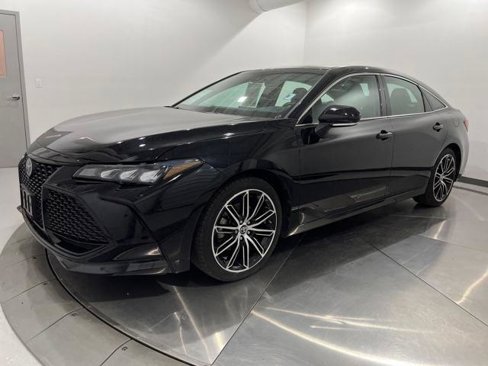 Certified 2019 Toyota Avalon XSE image 1