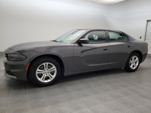 Used 2022 Dodge Charger SXT image 2