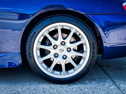 Used 2001 Porsche 911 Carrera image 6