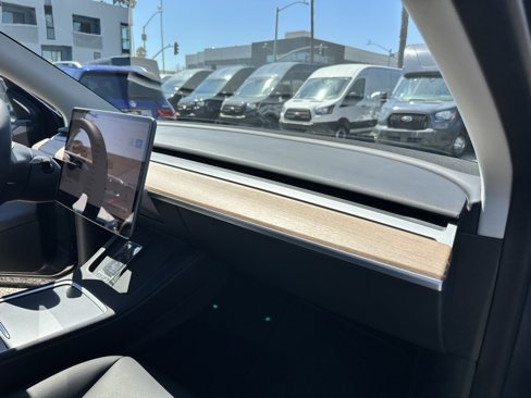Used 2023 Tesla Model Y Long Range image 19