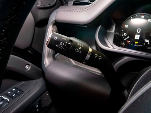 New 2025 Land Rover Defender 110 S image 12