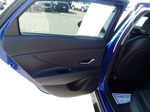 Used 2023 Hyundai Elantra Limited w/ Cargo Package image 11
