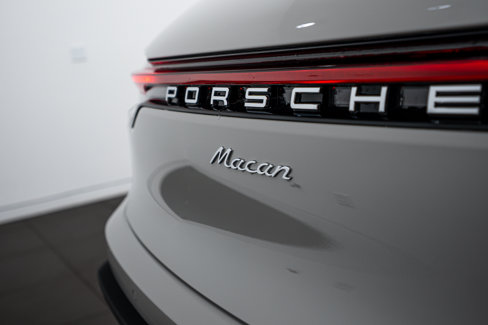 New 2026 Porsche Macan image 25