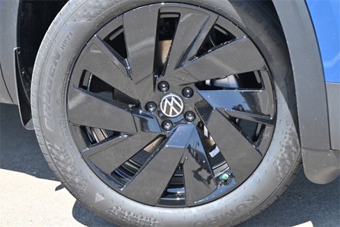 New 2025 Volkswagen Atlas Cross Sport SE image 7