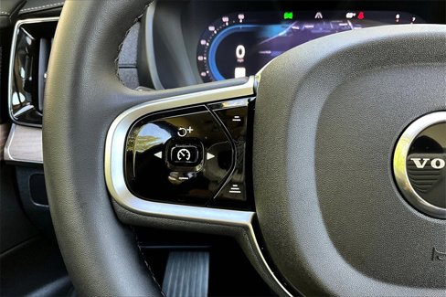 Certified 2025 Volvo XC90 B6 Plus w/ Protection Package Premier image 9