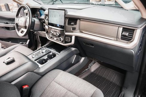 Used 2023 Ford Expedition XLT image 35
