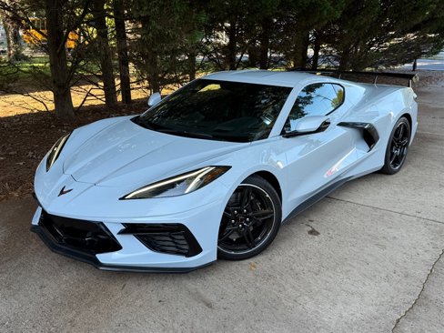 Used 2021 Chevrolet Corvette Stingray Preferred Cpe w/ Z51 Performance Package image 3