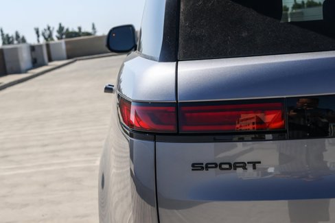 New 2025 Land Rover Range Rover Sport Dynamic SE image 7