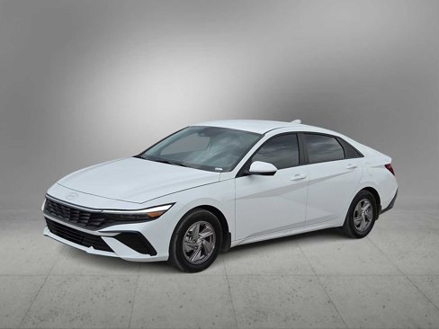 Certified 2025 Hyundai Elantra SE image 4