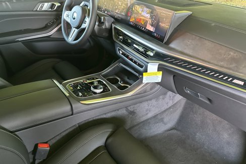 New 2026 BMW X7 M60i image 14