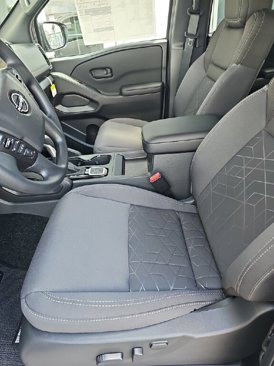 New 2026 Nissan Frontier SV image 5