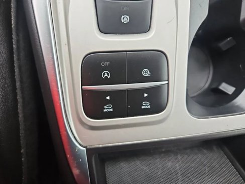 Used 2024 Ford Explorer XLT w/ Equipment Group 202A image 23