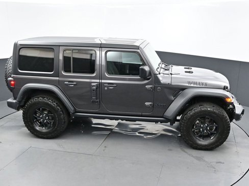 Used 2024 Jeep Wrangler Willys image 39