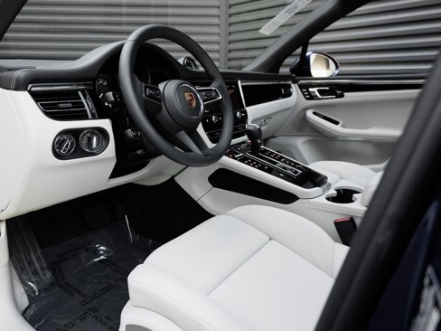 New 2026 Porsche Macan image 4