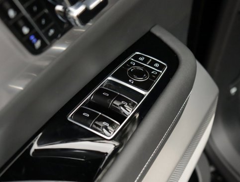 New 2026 Cadillac Vistiq Luxury image 32
