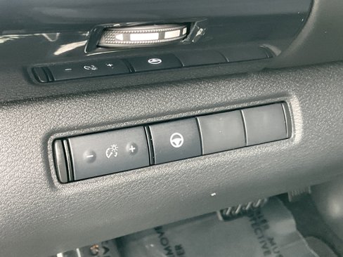 Used 2024 Nissan Pathfinder SV image 28
