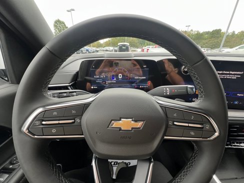 New 2026 Chevrolet Suburban LT image 11