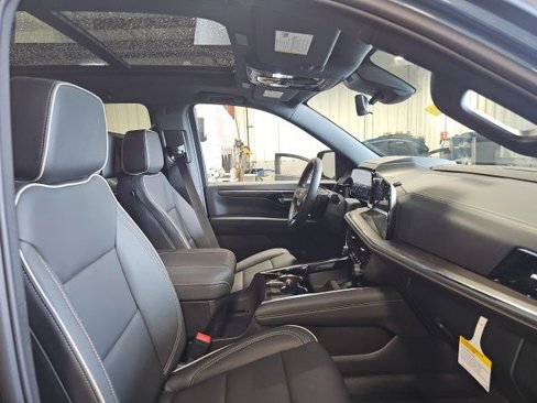 New 2026 Chevrolet Suburban Premier image 33