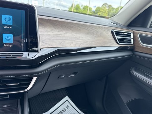 New 2025 Volkswagen Atlas SE image 11