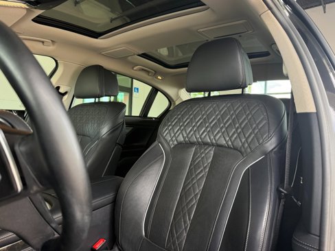 Used 2019 BMW 750i w/ Executive Package image 23