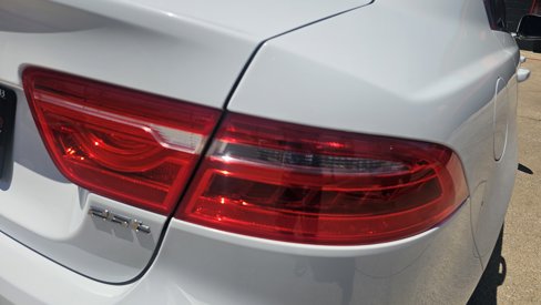 Used 2019 Jaguar XE image 9