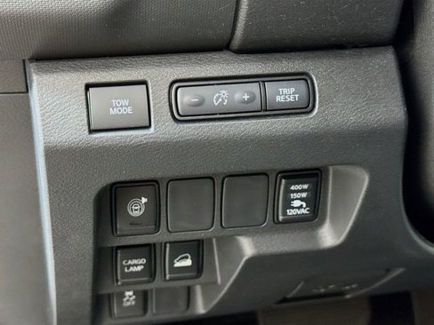 Used 2022 Nissan Frontier SV image 12