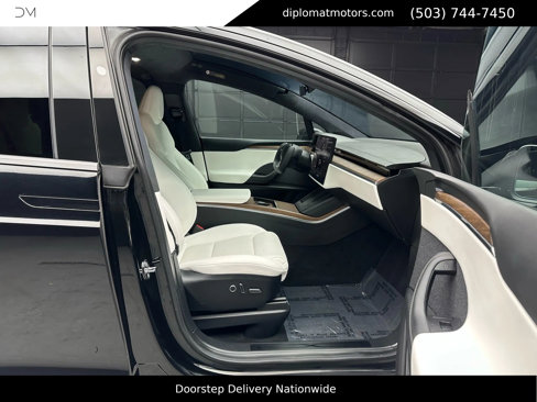 Used 2023 Tesla Model X image 19