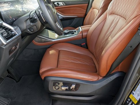 Used 2023 BMW X7 xDrive40i w/ Premium Package image 13