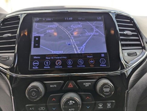Used 2019 Jeep Grand Cherokee Altitude image 24