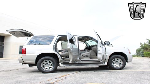 Used 2005 Cadillac Escalade AWD image 23
