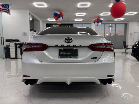 Used 2023 Toyota Camry XSE image 11