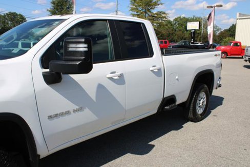 Used 2022 Chevrolet Silverado 2500 LT w/ Convenience Package image 9