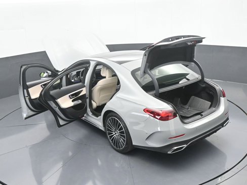 Used 2025 Mercedes-Benz E 350 Sedan image 77