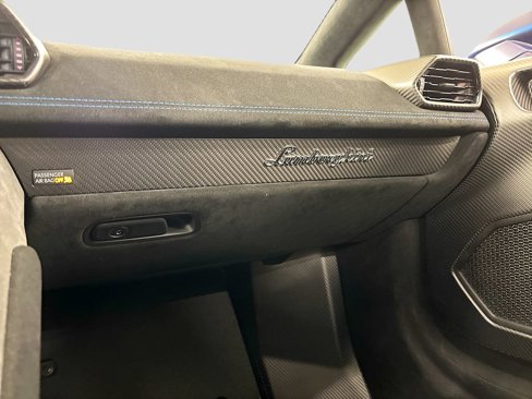 Used 2024 Lamborghini Huracan STO image 30