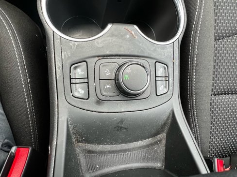 Used 2024 GMC Terrain SLE w/ Driver Convenience Package image 15