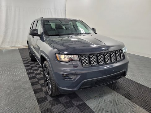 Used 2018 Jeep Grand Cherokee Altitude image 13