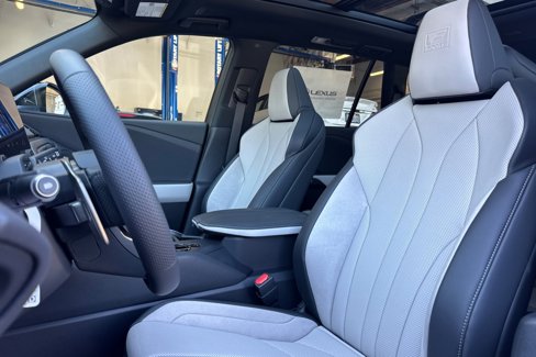 New 2026 Lexus TX 500h AWD image 20