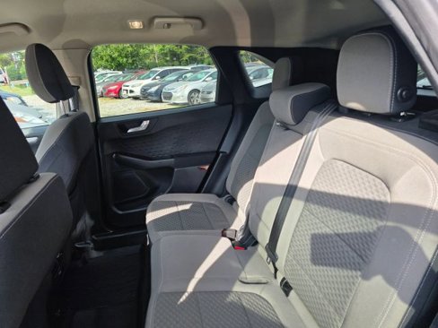 Used 2020 Ford Escape SE image 16