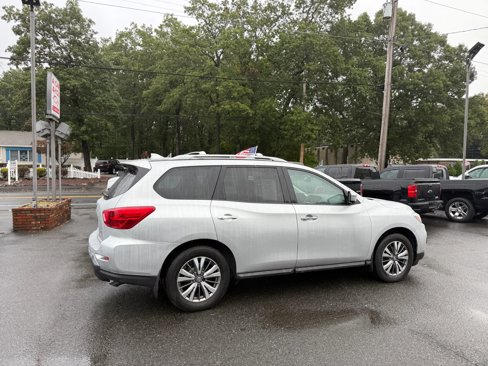 Used 2020 Nissan Pathfinder SL image 3