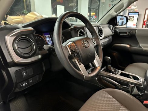 Used 2022 Toyota Tacoma SR5 image 23