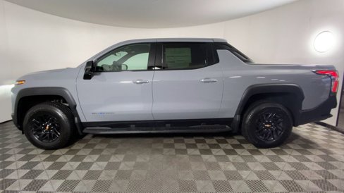 New 2025 Chevrolet Silverado EV LT image 6