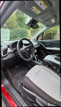 Used 2021 Chevrolet Trax LS w/ Tint and Cruise Package image 10
