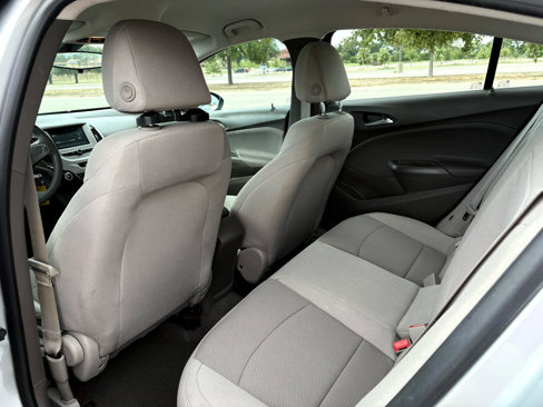 Used 2017 Chevrolet Cruze LS image 9
